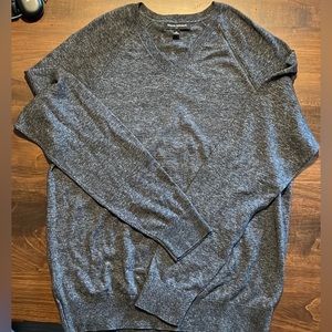 Men’s Banana Republic V-Neck Sweater - Medium